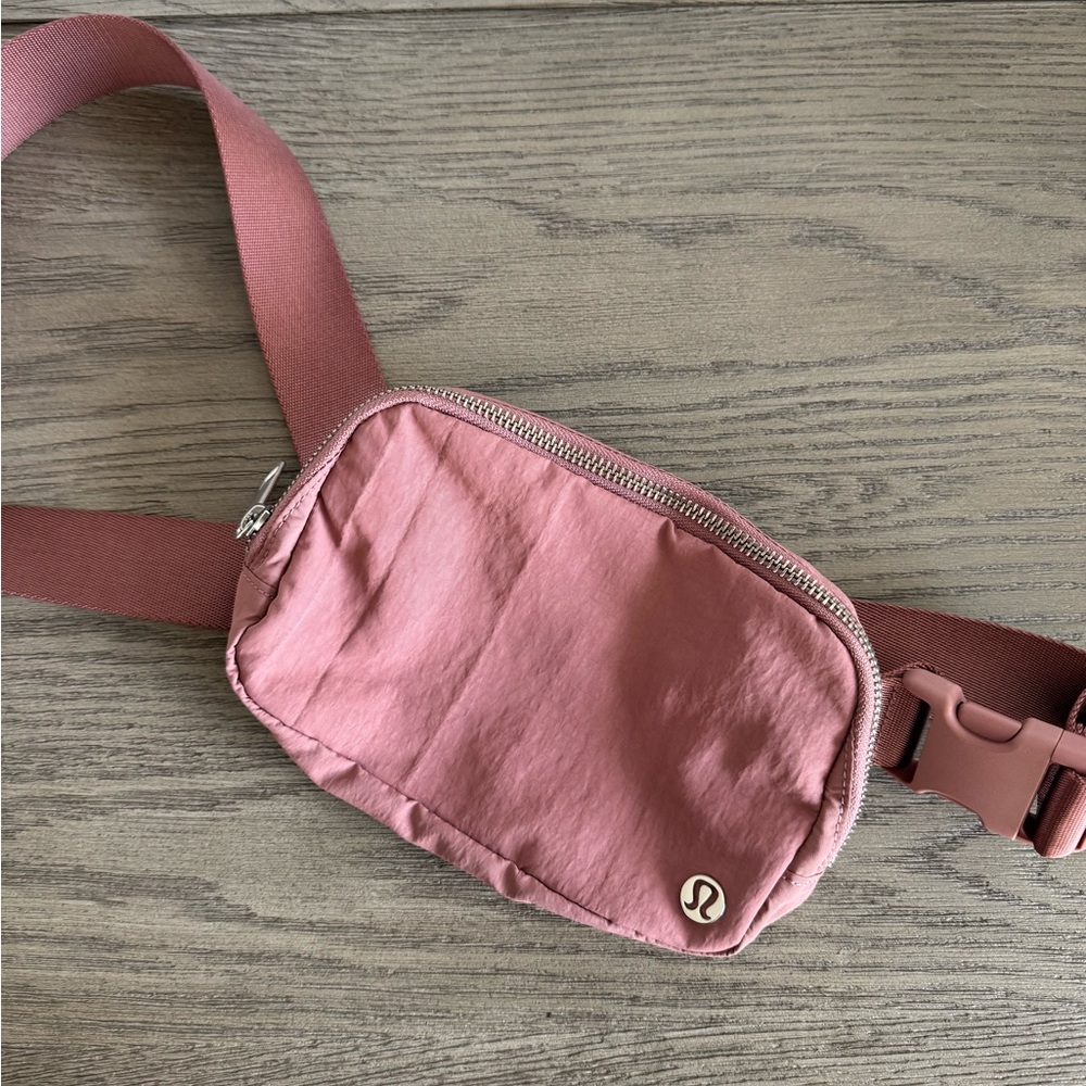 lululemon athletica Dusty Rose Crossbody Bag